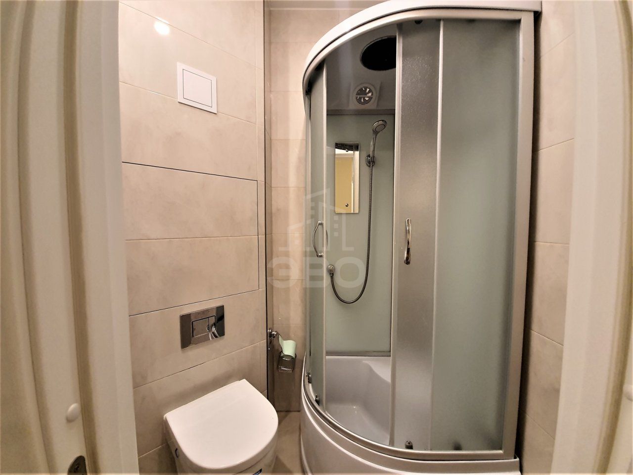 трехкомнатная квартира в Санкт-Петербурге по адресу: Кременчугская ул., 19, к 2