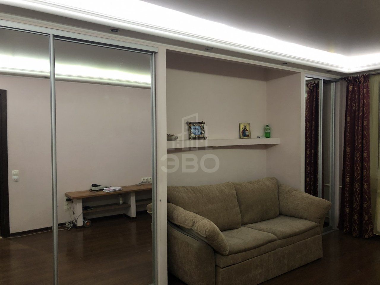 двухкомнатная квартира в Санкт-Петербурге по адресу: Маршала Казакова ул., 38, к 1