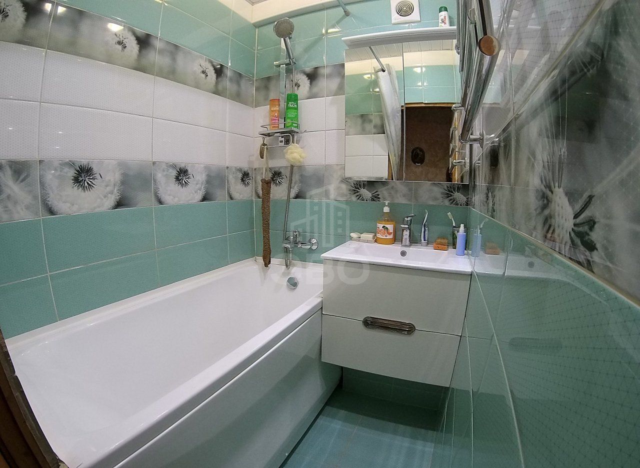 комната в Санкт-Петербурге по адресу: Есенина ул., 36, к 1