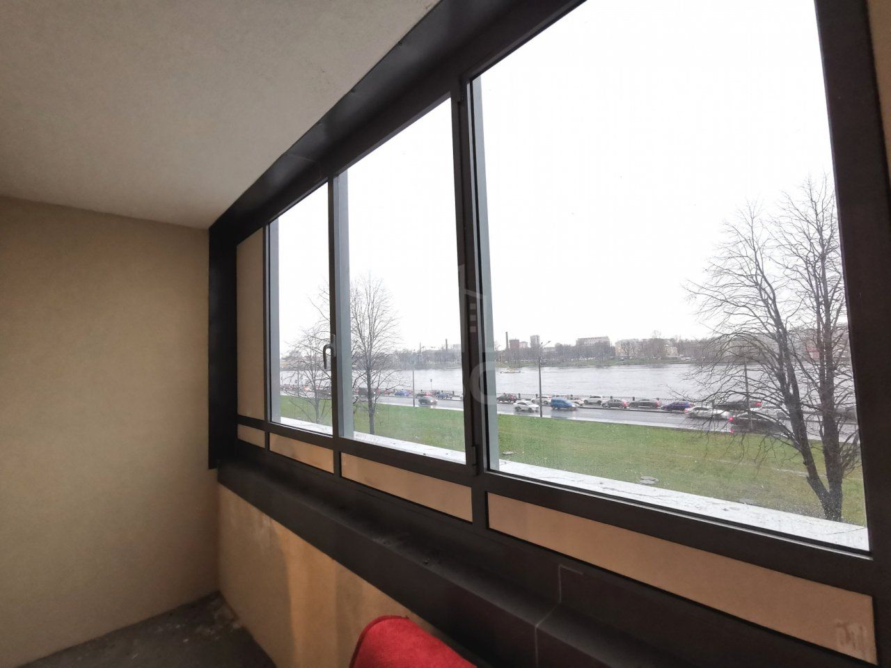 однокомнатная квартира в Санкт-Петербурге по адресу: Октябрьская наб., 44, к 1