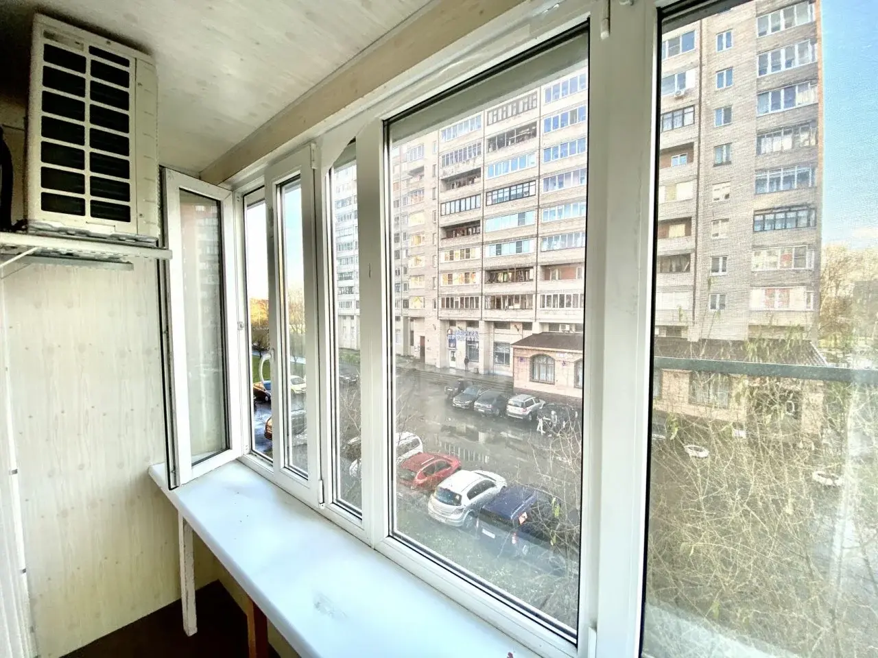 трехкомнатная квартира в Санкт-Петербурге по адресу: Авангардная ул., 18, к 1