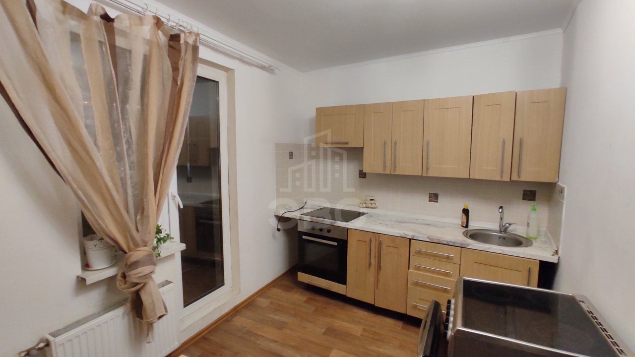 трехкомнатная квартира в Санкт-Петербурге по адресу: Коллонтай ул., 5, к 1