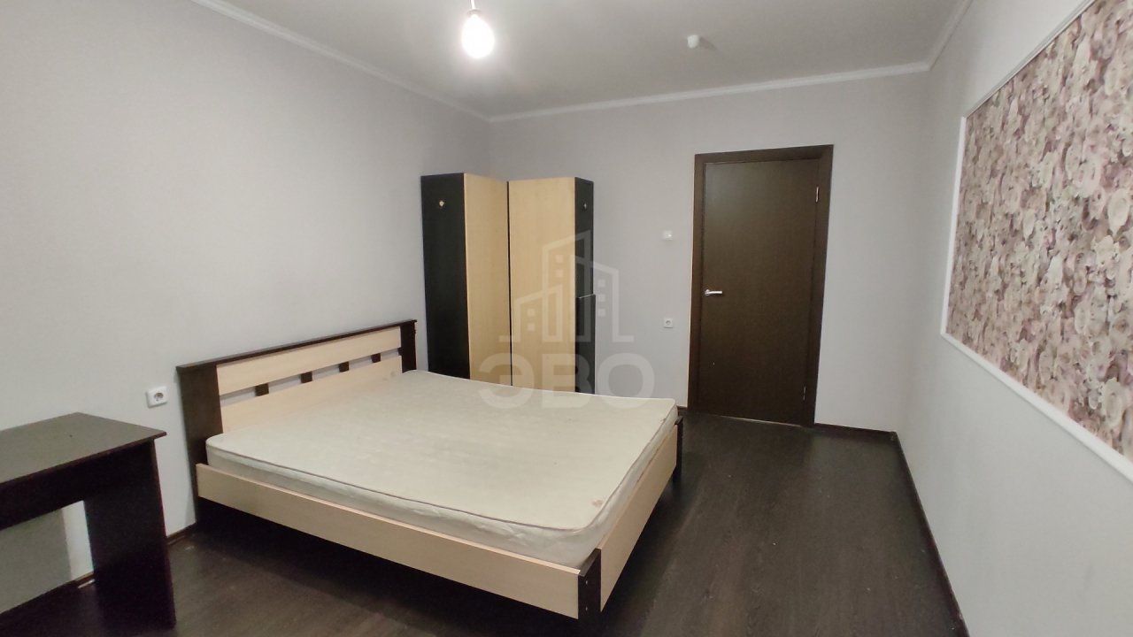 трехкомнатная квартира в Санкт-Петербурге по адресу: Коллонтай ул., 5, к 1