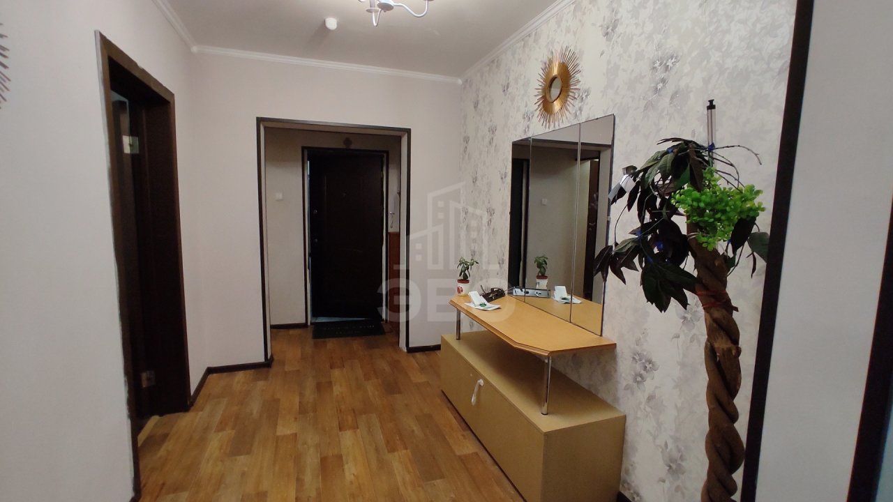 трехкомнатная квартира в Санкт-Петербурге по адресу: Коллонтай ул., 5, к 1