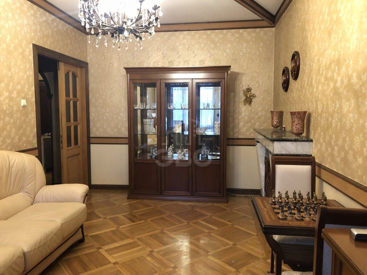 четырехкомнатная квартира в Санкт-Петербурге по адресу: Бассейная ул., 61