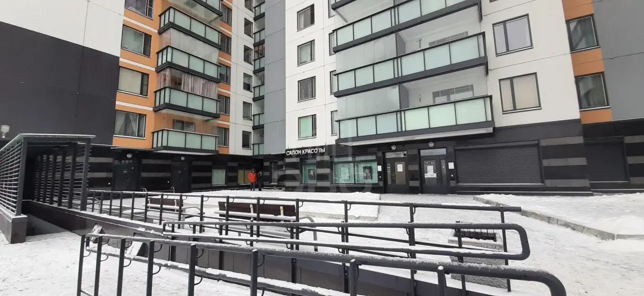 трехкомнатная квартира в Санкт-Петербурге по адресу: Реки Смоленки наб., 35, к 1