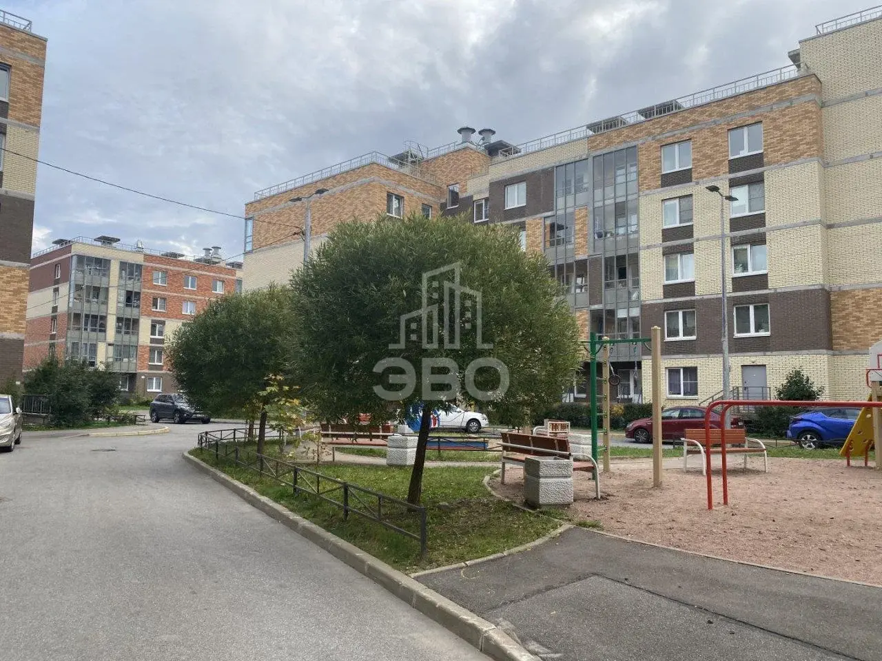 однокомнатная квартира в Санкт-Петербурге по адресу: Юнтоловский проспект, 53, к 1