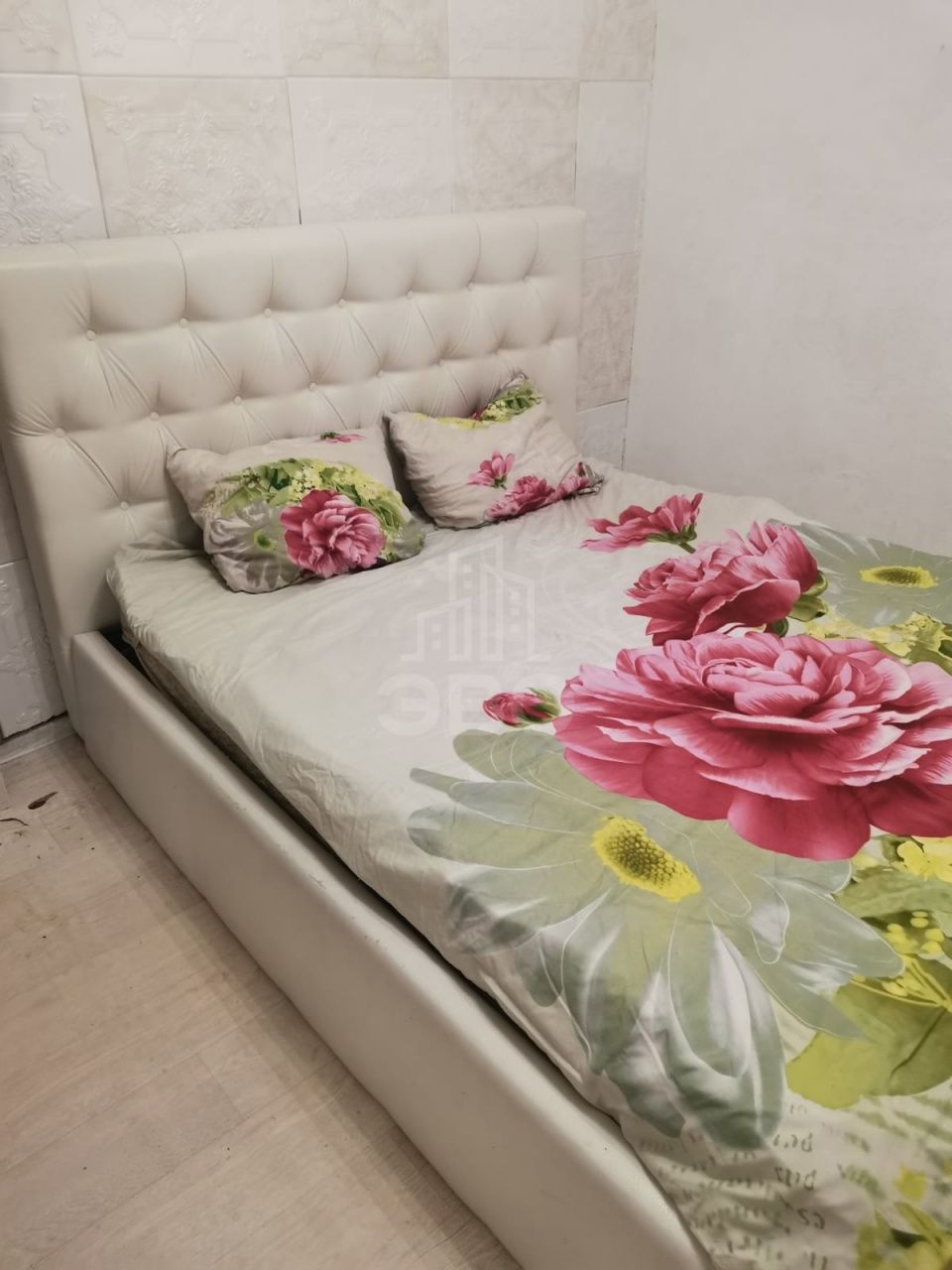 трехкомнатная квартира в Санкт-Петербурге по адресу: Народного Ополчения проспект, 85