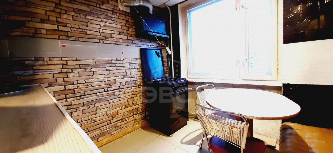 комната в Санкт-Петербурге по адресу: Симонова ул., 9, к 3