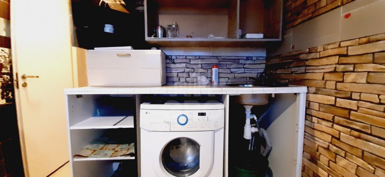 комната в Санкт-Петербурге по адресу: Симонова ул., 9, к 3