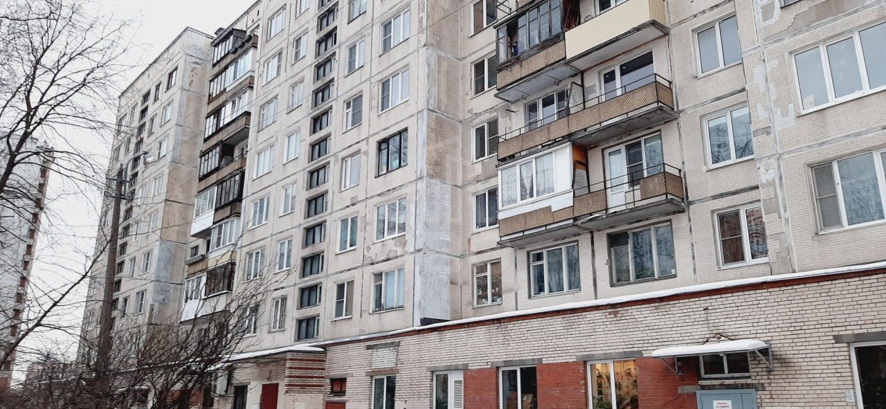 однокомнатная квартира в Санкт-Петербурге по адресу: Большевиков проспект, 15, к 1