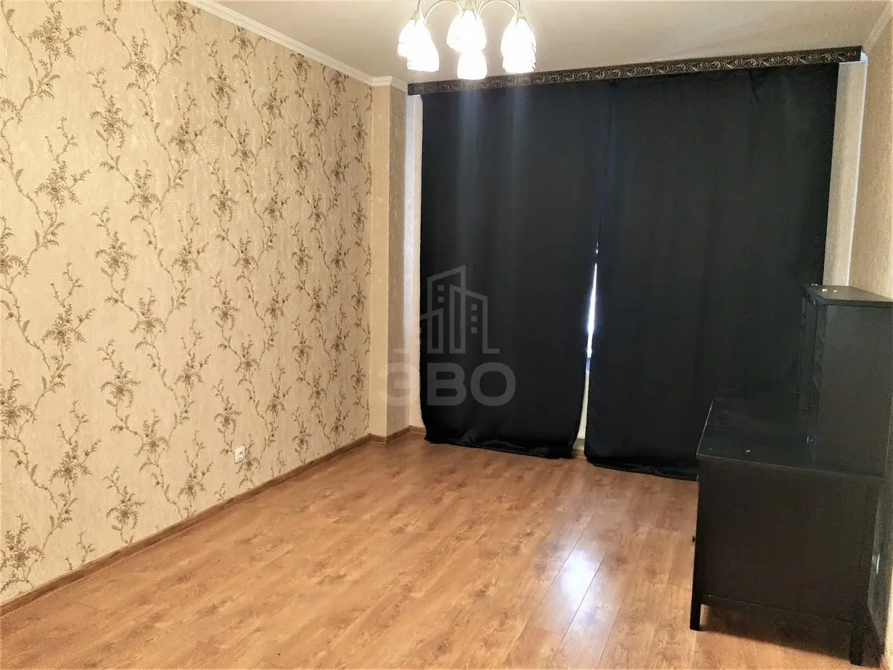 трехкомнатная квартира в Санкт-Петербурге по адресу: Парашютная ул., 52
