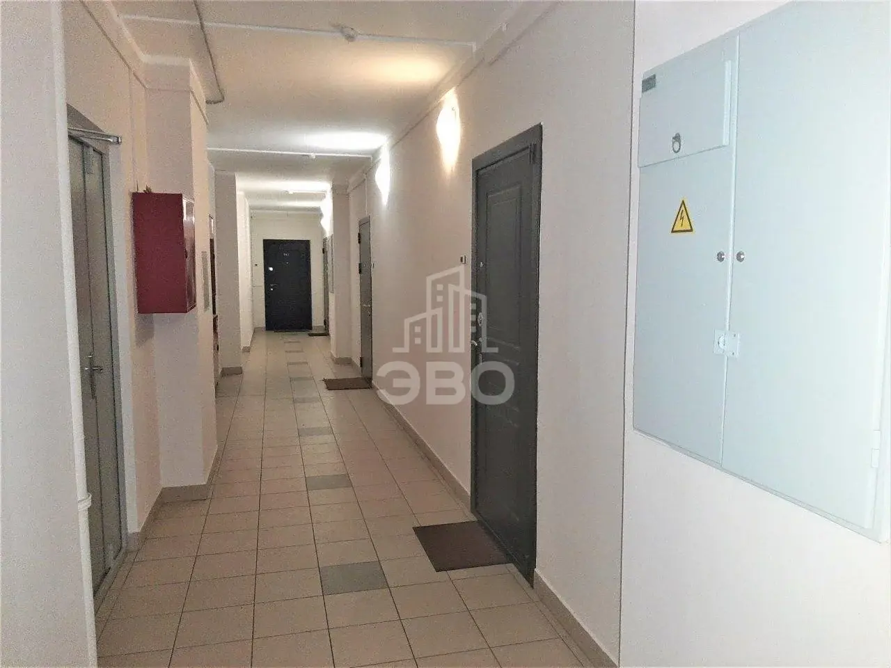 трехкомнатная квартира в Санкт-Петербурге по адресу: Парашютная ул., 52