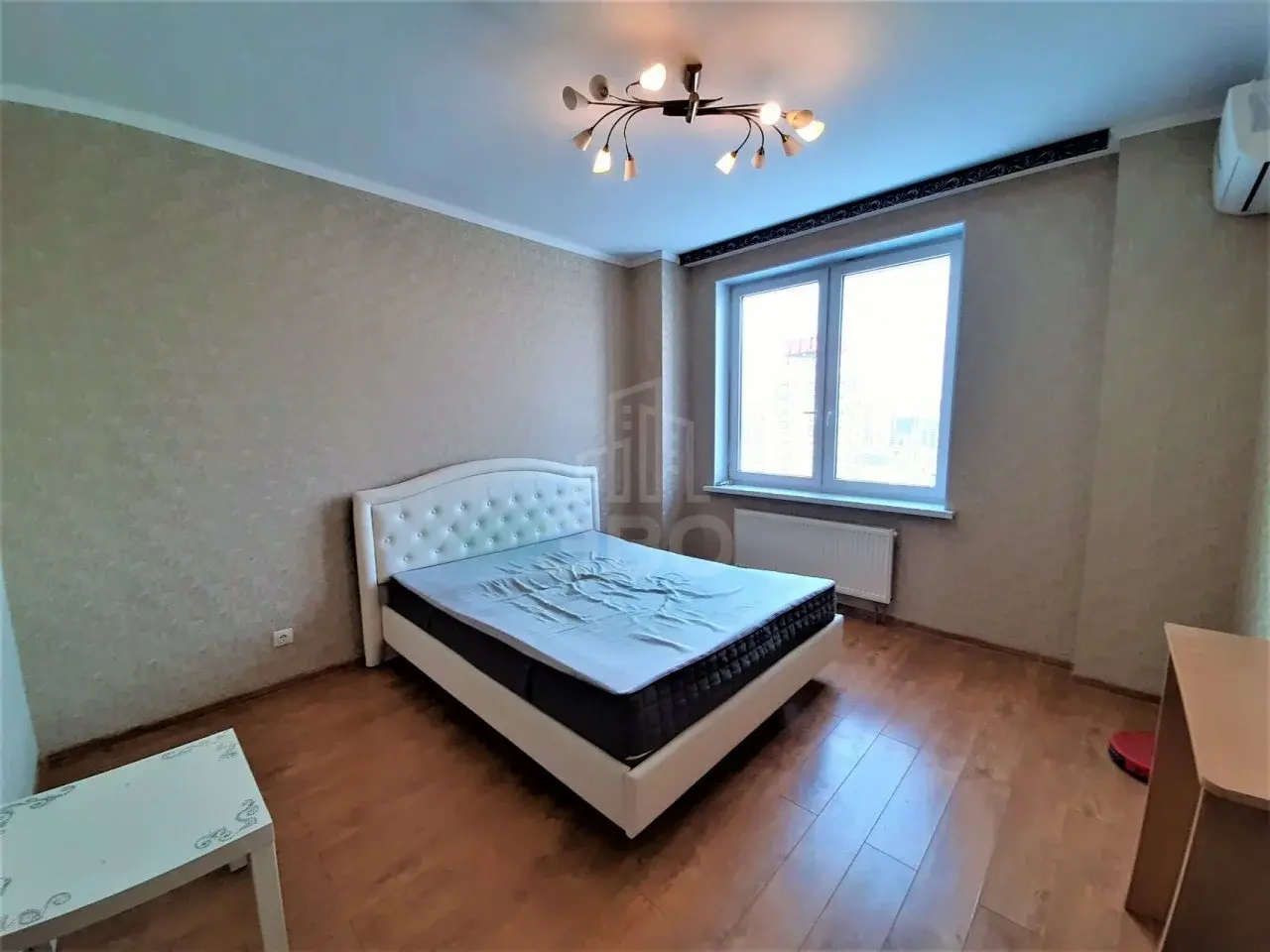 трехкомнатная квартира в Санкт-Петербурге по адресу: Парашютная ул., 52