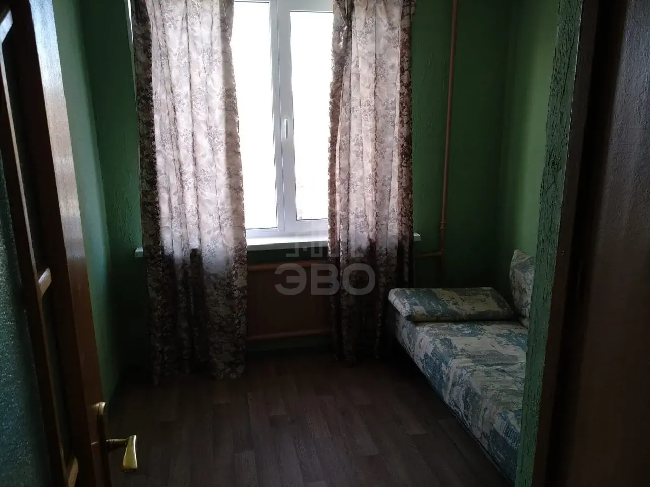 трехкомнатная квартира в Санкт-Петербурге по адресу: Зины Портновой ул., 4