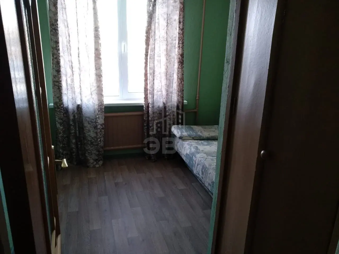 трехкомнатная квартира в Санкт-Петербурге по адресу: Зины Портновой ул., 4