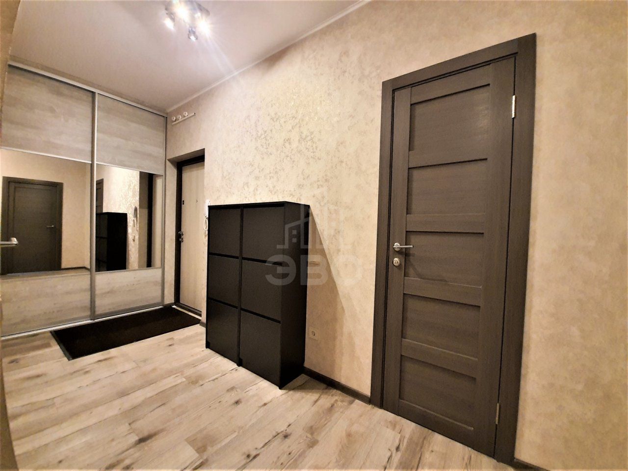 двухкомнатная квартира в Санкт-Петербурге по адресу: Кушелевская дор., 6, к 1