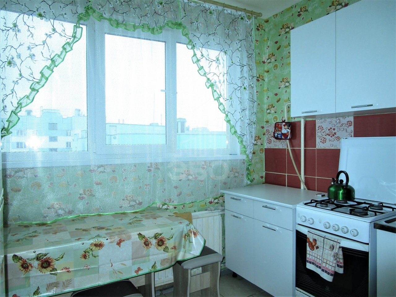 трехкомнатная квартира в Санкт-Петербурге по адресу: Генерала Симоняка ул., 4, к 1