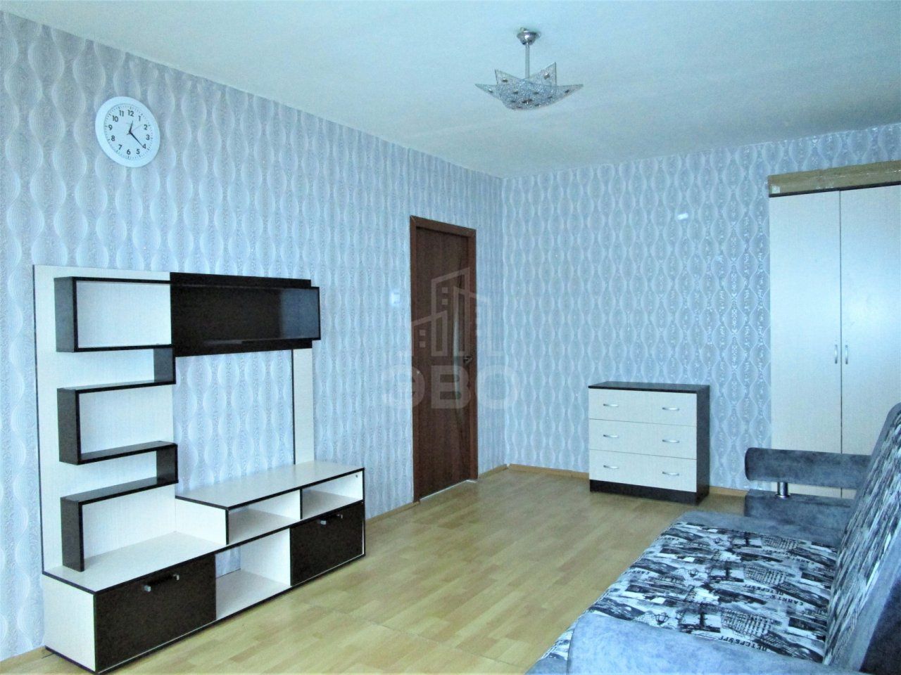 трехкомнатная квартира в Санкт-Петербурге по адресу: Генерала Симоняка ул., 4, к 1