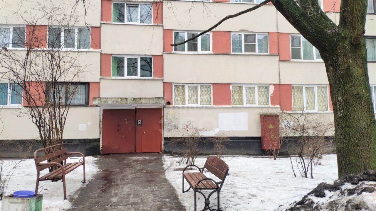 трехкомнатная квартира в Санкт-Петербурге по адресу: Генерала Симоняка ул., 4, к 1