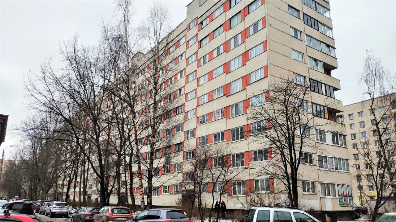 трехкомнатная квартира в Санкт-Петербурге по адресу: Генерала Симоняка ул., 4, к 1