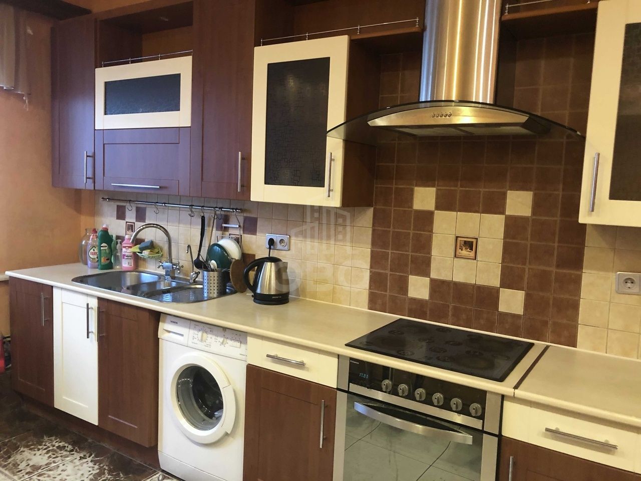 трехкомнатная квартира в Санкт-Петербурге по адресу: Шостаковича ул., 3, к 1