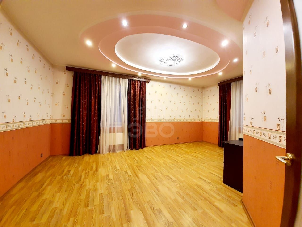 трехкомнатная квартира в Санкт-Петербурге по адресу: Шостаковича ул., 3, к 1