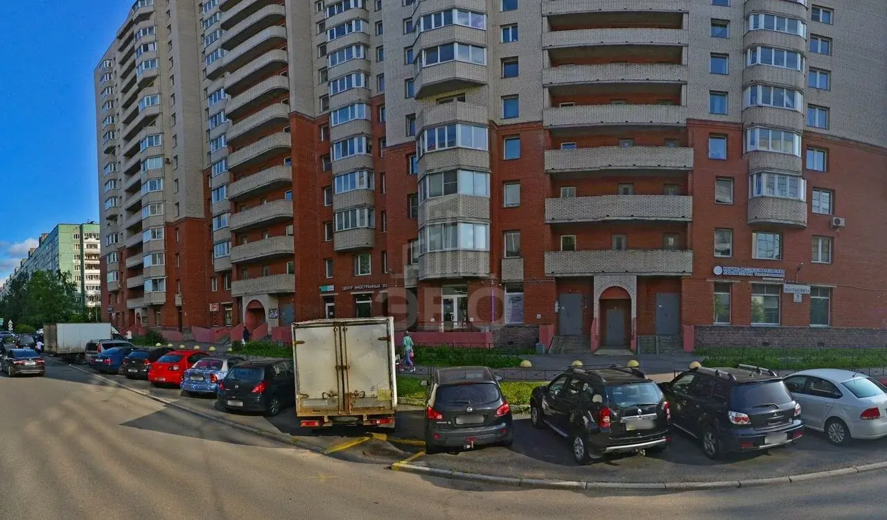 трехкомнатная квартира в Санкт-Петербурге по адресу: Шостаковича ул., 3, к 1