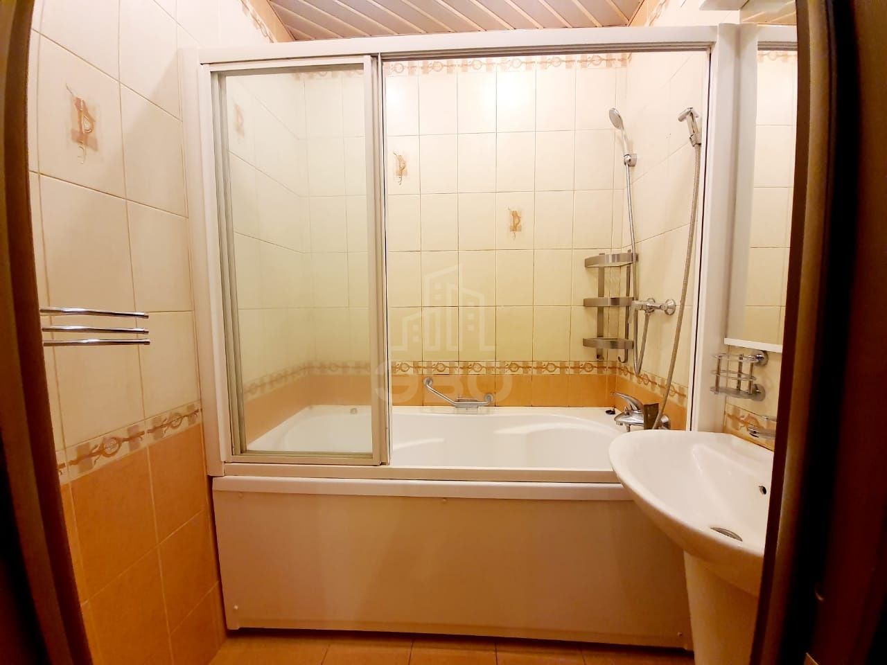 трехкомнатная квартира в Санкт-Петербурге по адресу: Шостаковича ул., 3, к 1