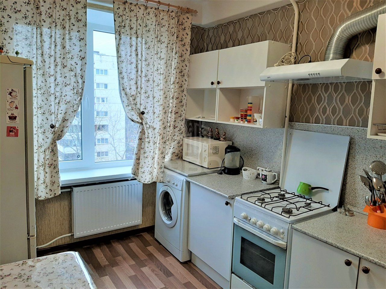 однокомнатная квартира в Санкт-Петербурге по адресу: Художников проспект, 33, к 1