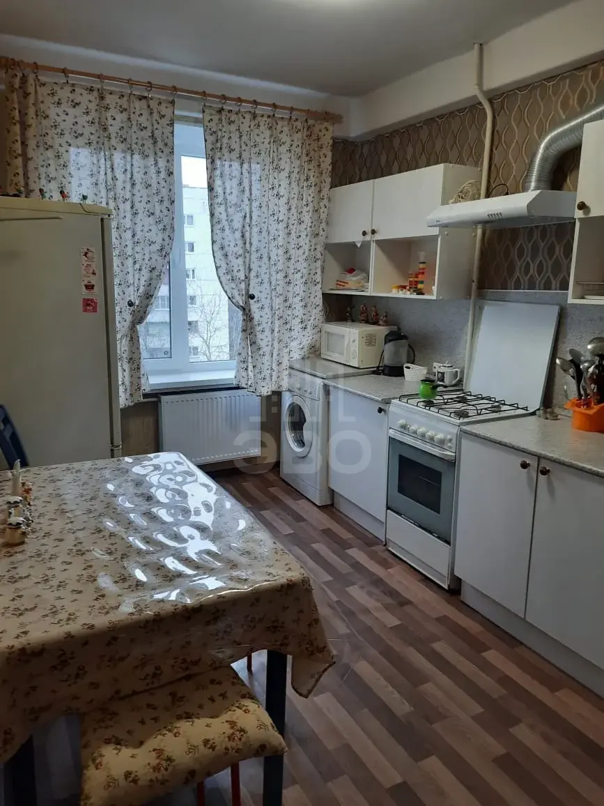 однокомнатная квартира в Санкт-Петербурге по адресу: Художников проспект, 33, к 1