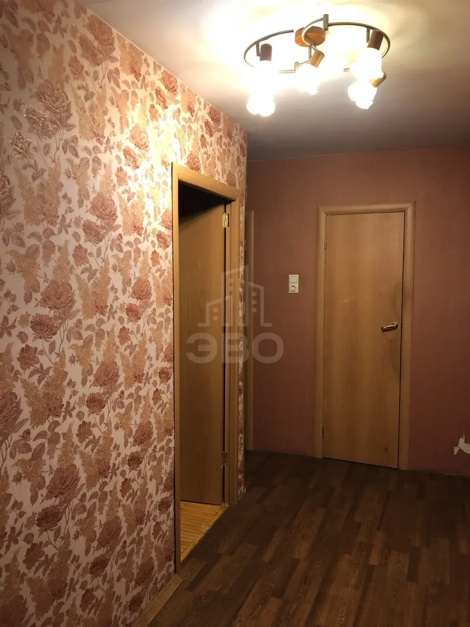 трехкомнатная квартира в Санкт-Петербурге по адресу: Бухарестская ул., 23, к 1