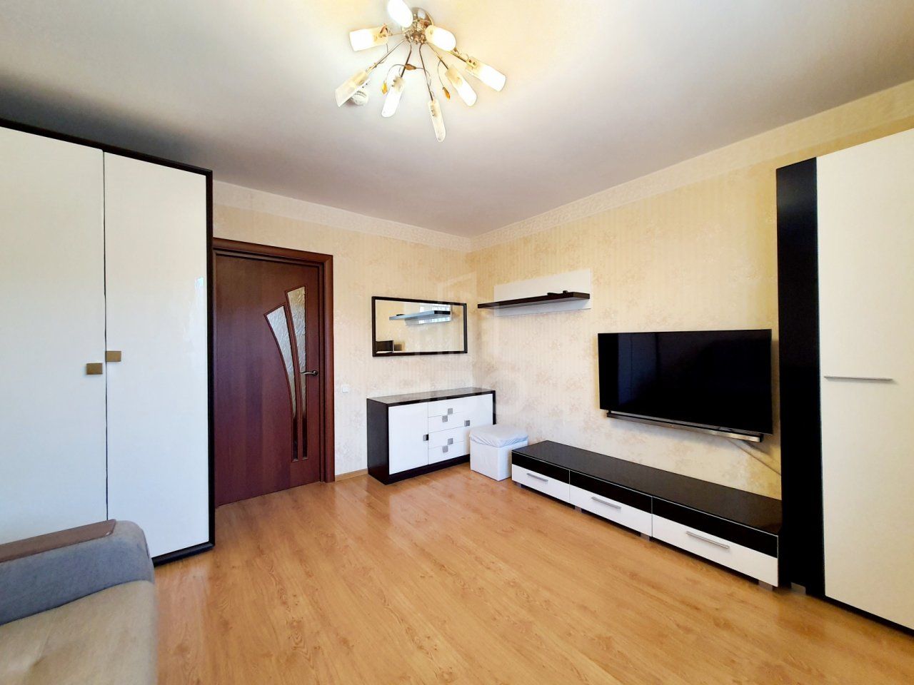 двухкомнатная квартира в Санкт-Петербурге по адресу: Караваевская ул., 28, к 1