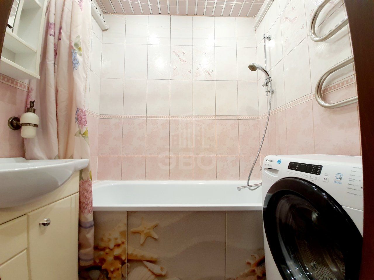 двухкомнатная квартира в Санкт-Петербурге по адресу: Караваевская ул., 28, к 1