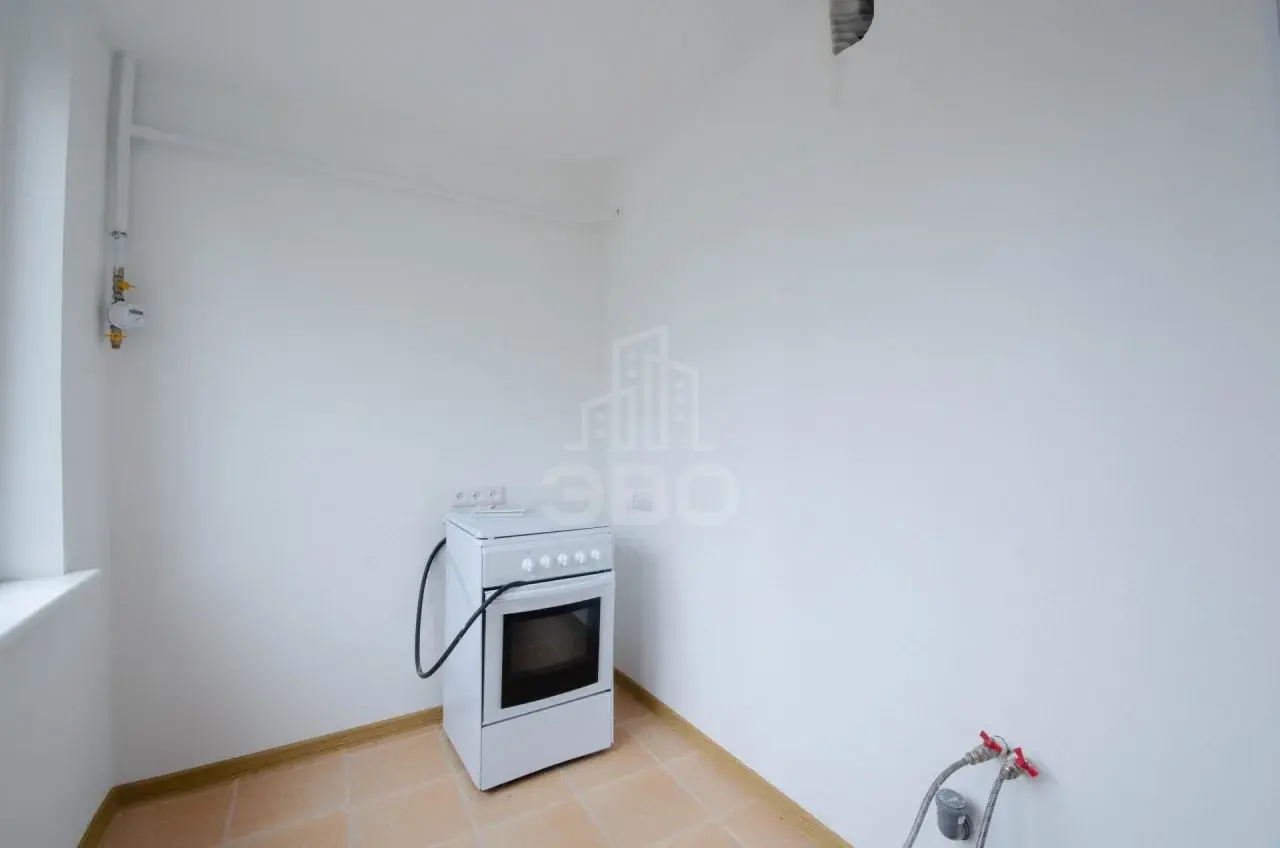 трехкомнатная квартира в Санкт-Петербурге по адресу: Белы Куна ул., 7, к 1