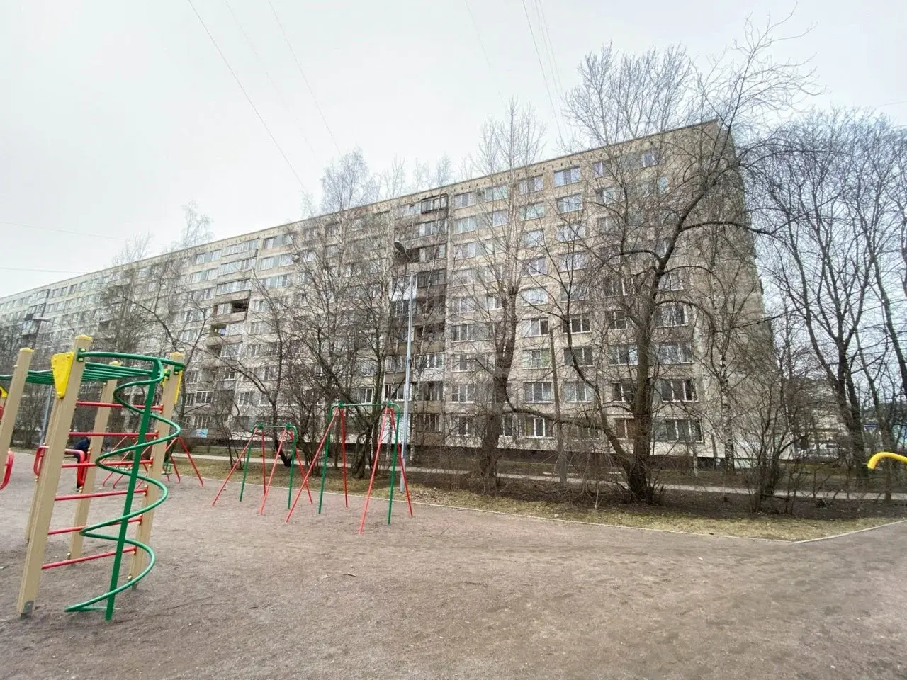 трехкомнатная квартира в Санкт-Петербурге по адресу: Белы Куна ул., 7, к 1