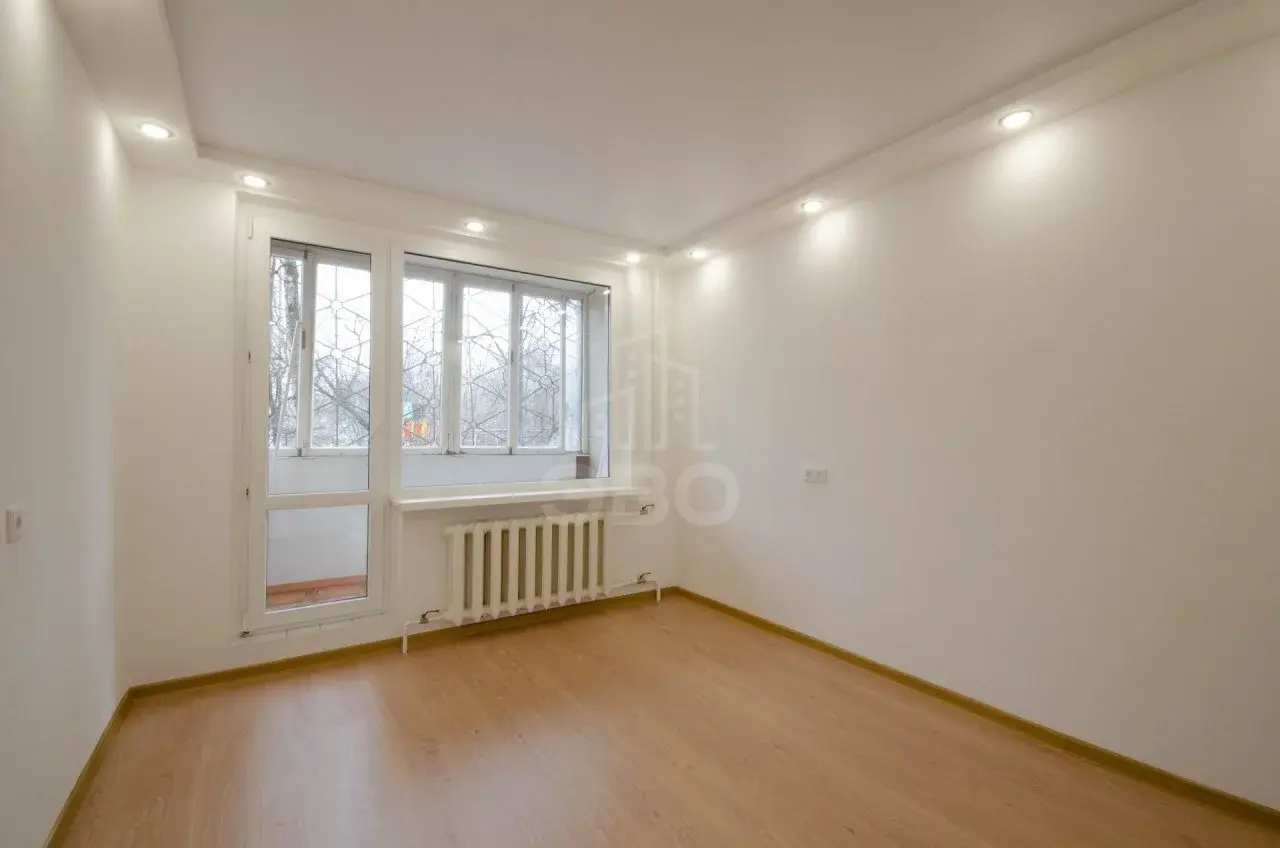 трехкомнатная квартира в Санкт-Петербурге по адресу: Белы Куна ул., 7, к 1