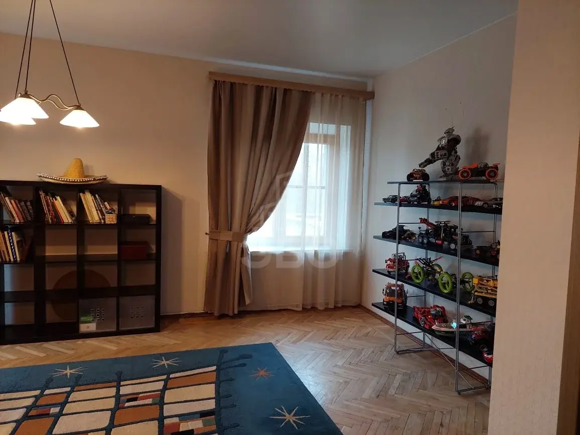 многокомнатная квартира в Санкт-Петербурге по адресу: Бухарестская ул., 59, литера Б