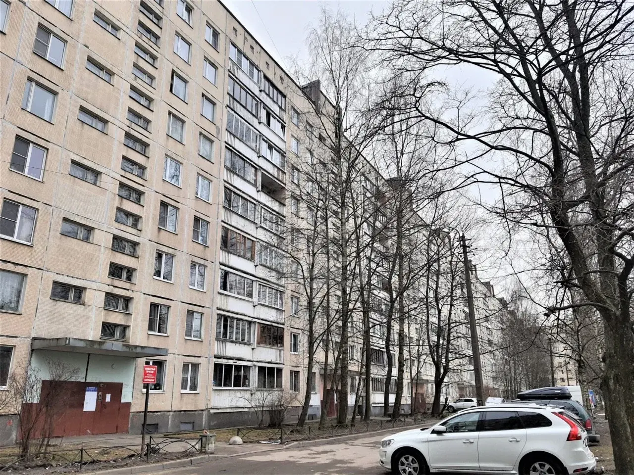 трехкомнатная квартира в Санкт-Петербурге по адресу: Луначарского проспект, 88, к 1