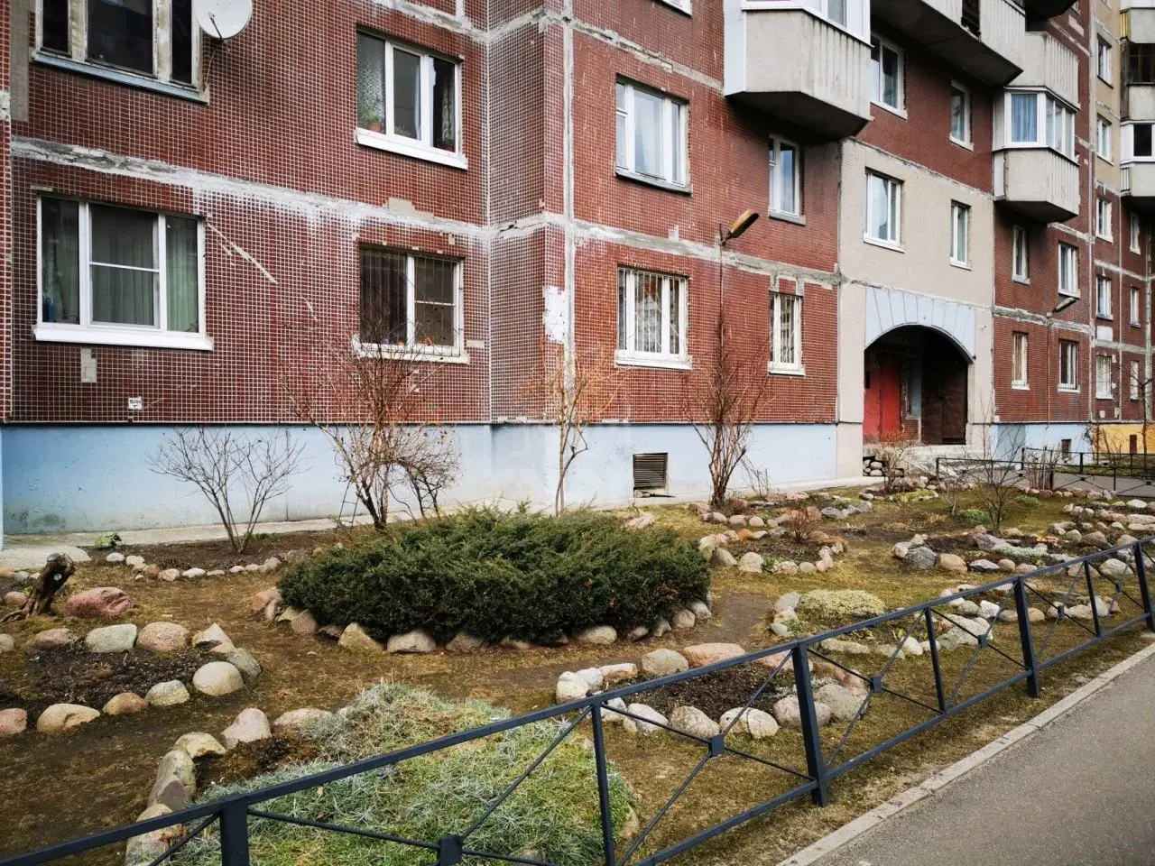 трехкомнатная квартира в Санкт-Петербурге по адресу: Планерная ул., 73, к 4, литера А