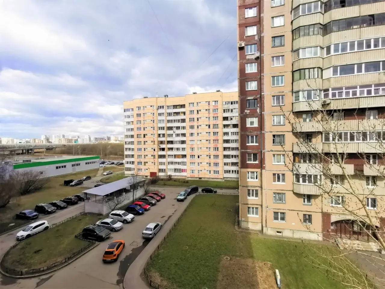 трехкомнатная квартира в Санкт-Петербурге по адресу: Савушкина ул., 115, к 3