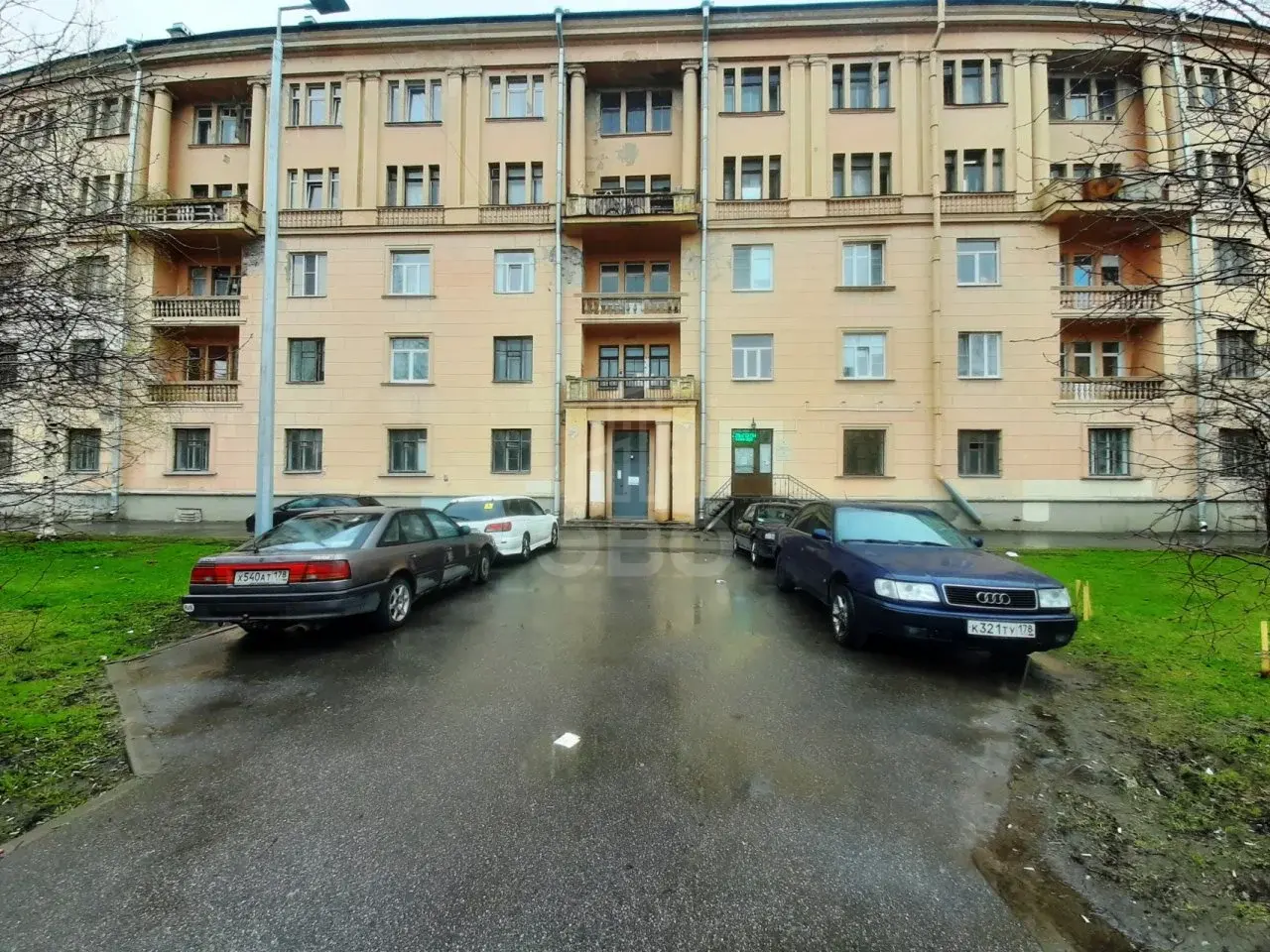 комната в Санкт-Петербурге по адресу: Стахановцев ул., 2