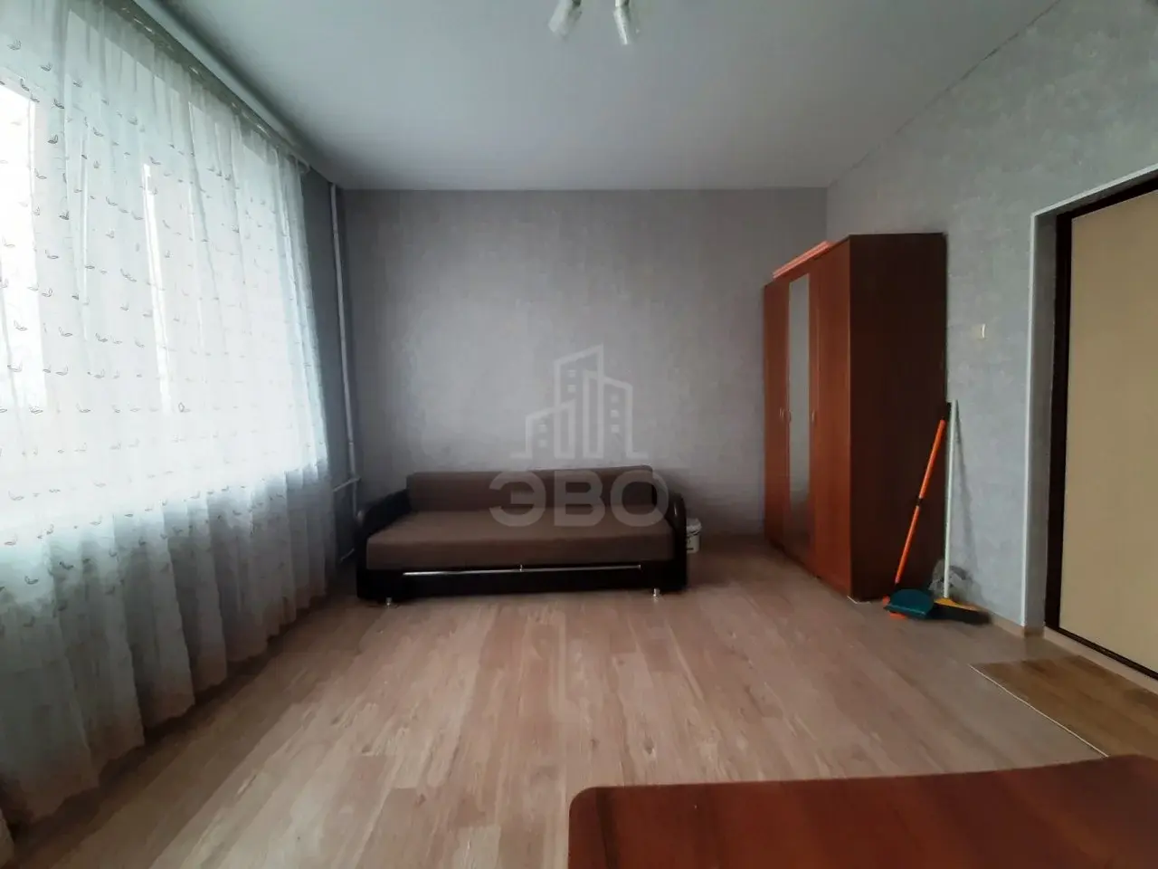 комната в Санкт-Петербурге по адресу: Стахановцев ул., 2