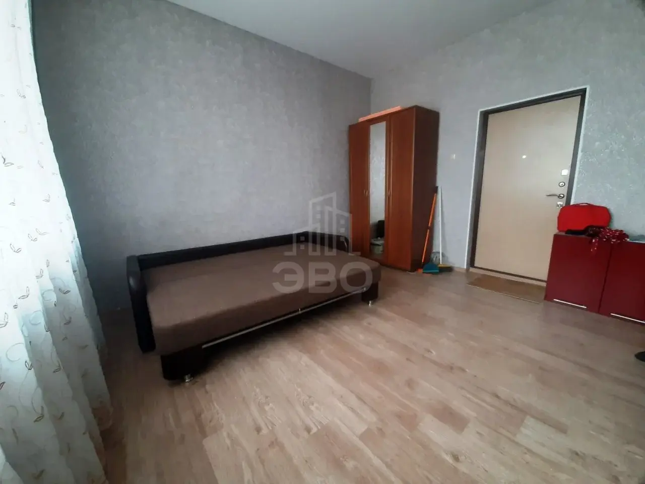 комната в Санкт-Петербурге по адресу: Стахановцев ул., 2