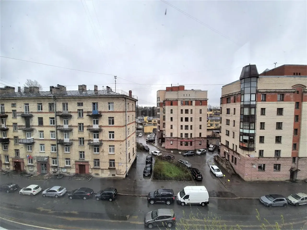 трехкомнатная квартира в Санкт-Петербурге по адресу: Смолячкова ул., 12