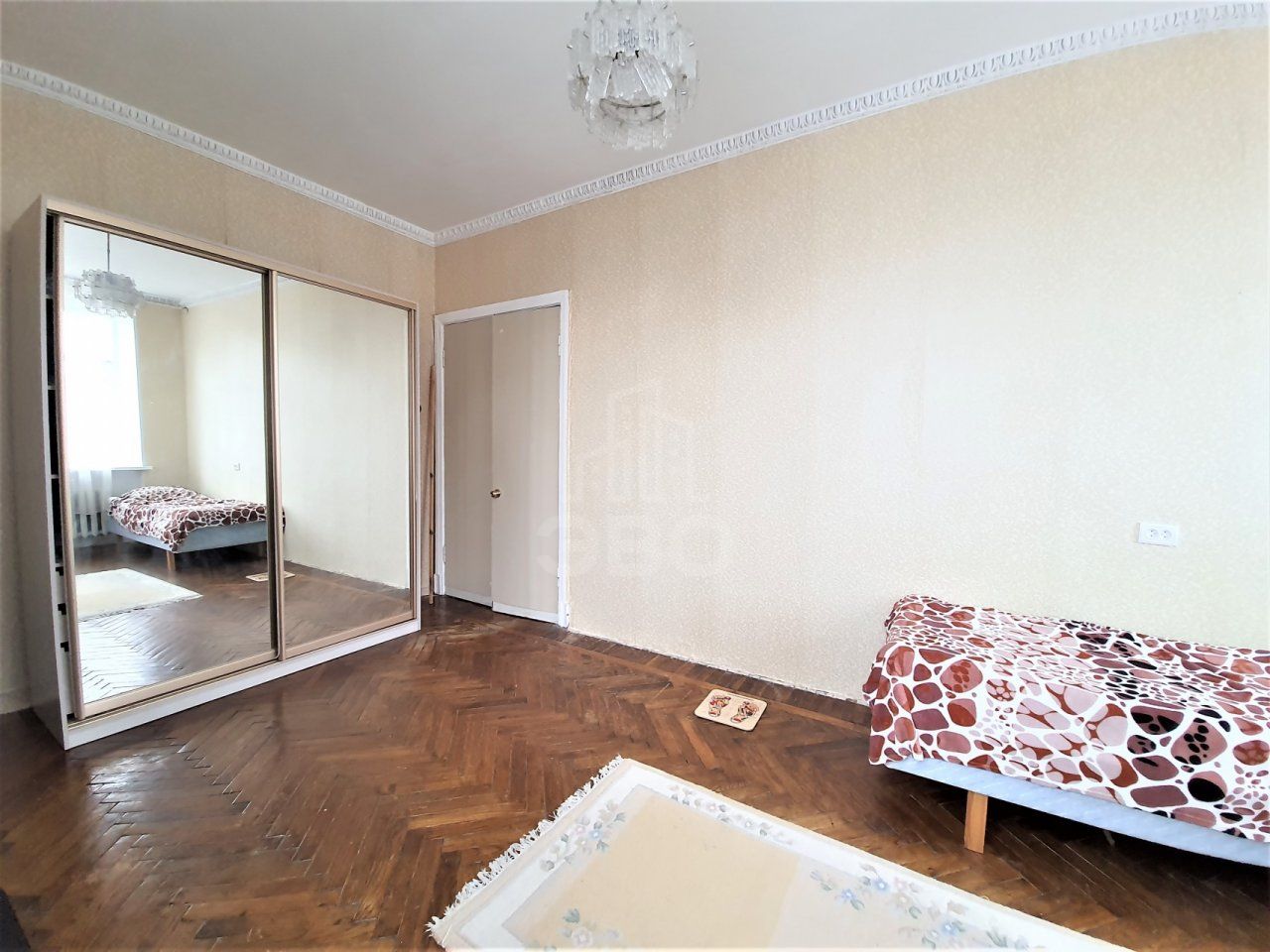 трехкомнатная квартира в Санкт-Петербурге по адресу: Смолячкова ул., 12