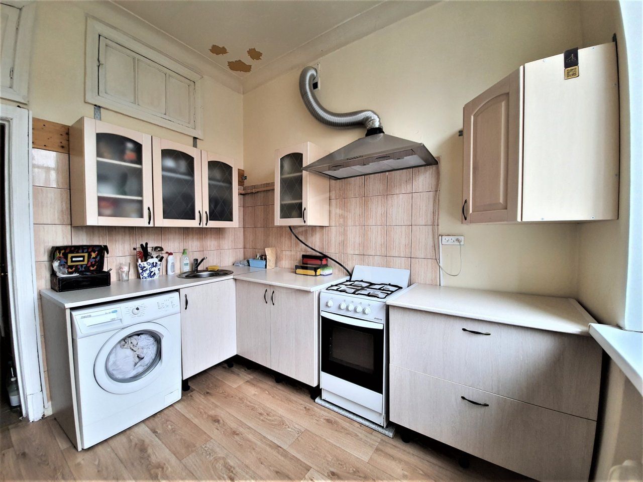 трехкомнатная квартира в Санкт-Петербурге по адресу: Смолячкова ул., 12