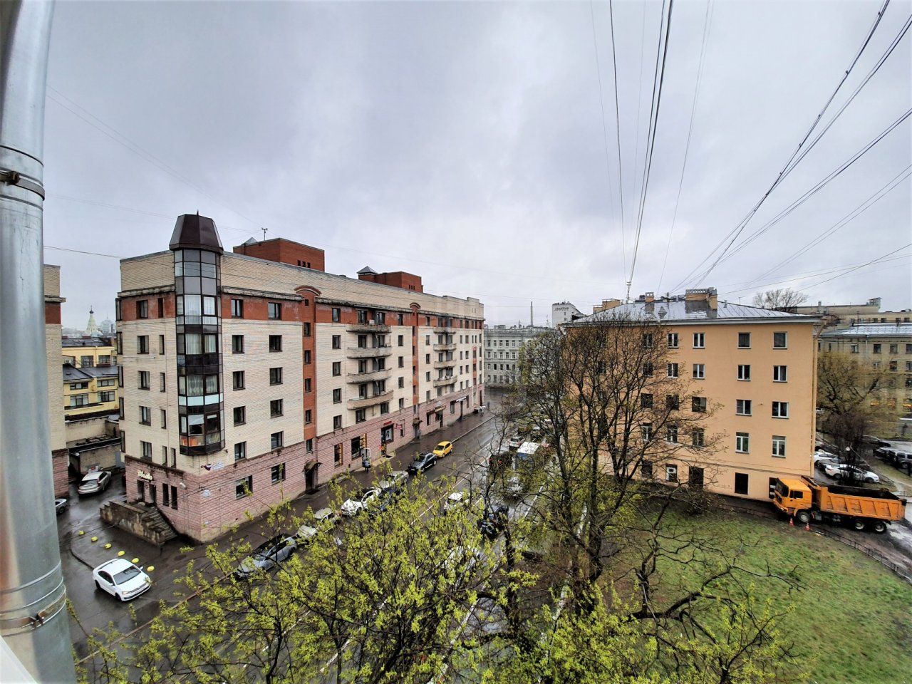 трехкомнатная квартира в Санкт-Петербурге по адресу: Смолячкова ул., 12