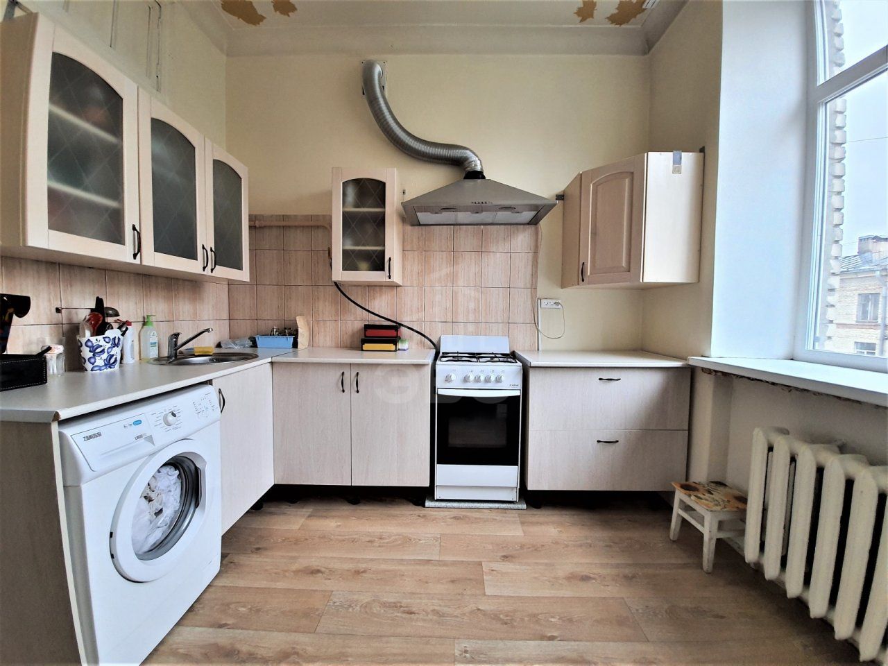 трехкомнатная квартира в Санкт-Петербурге по адресу: Смолячкова ул., 12