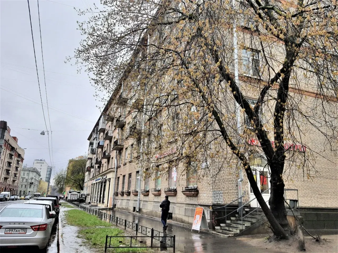 трехкомнатная квартира в Санкт-Петербурге по адресу: Смолячкова ул., 12